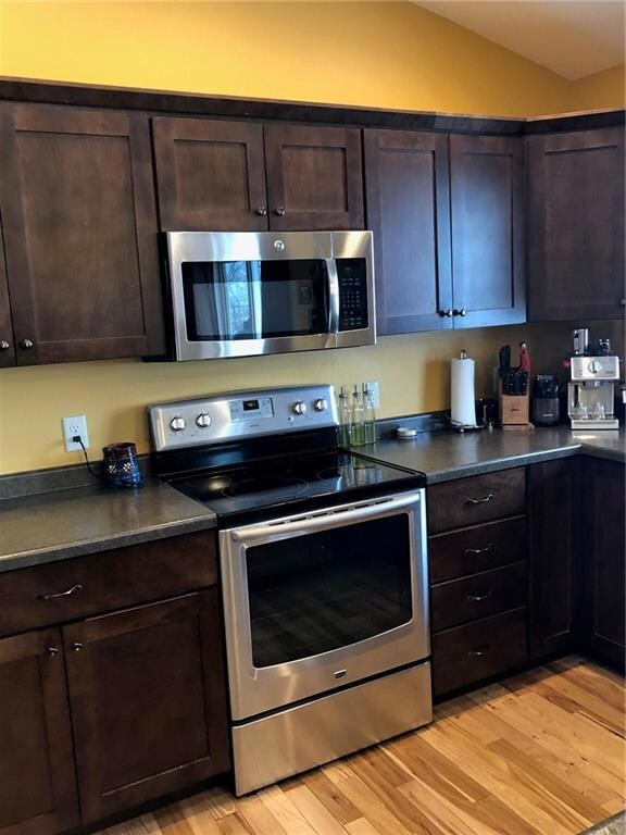 3126 W Ridge Dr, Eau Claire, WI 54703 - photo 5