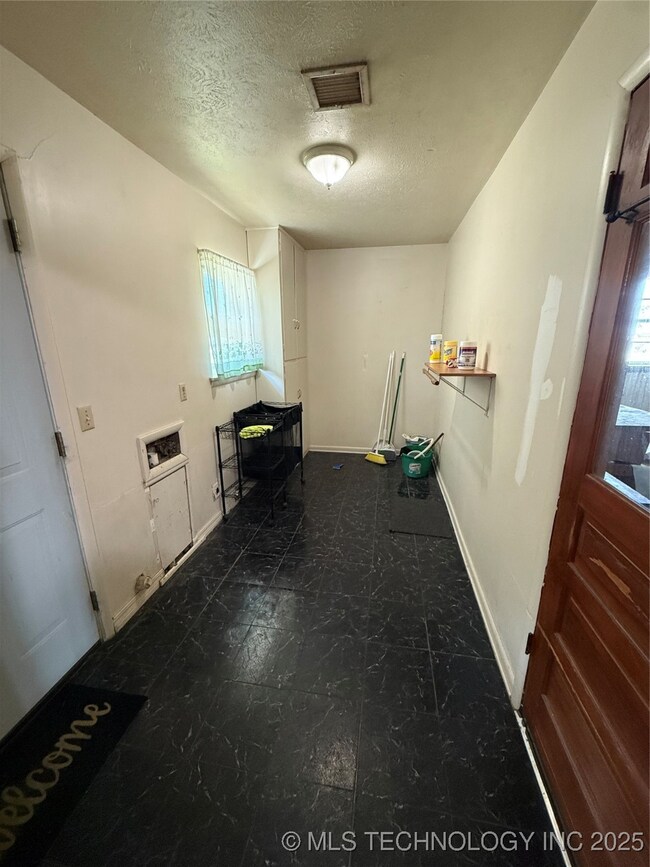 32061 S Highway 69, Big Cabin, OK 74332 - photo 7