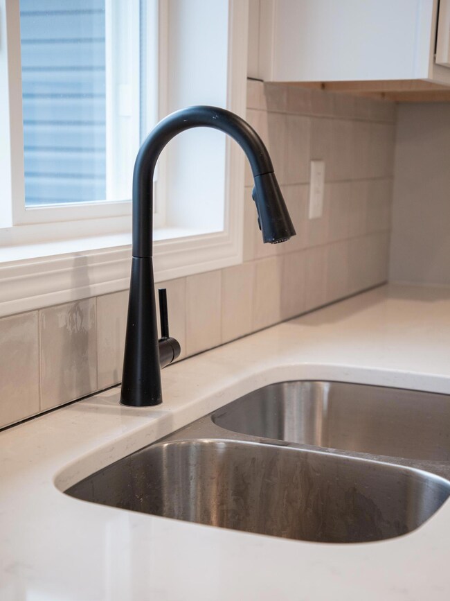 6722 14th St S, Fargo, ND 58104 - photo 7