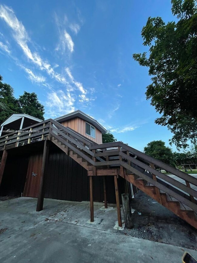 11450 SW 17th St unit barn, Davie, FL 33325 - photo 4