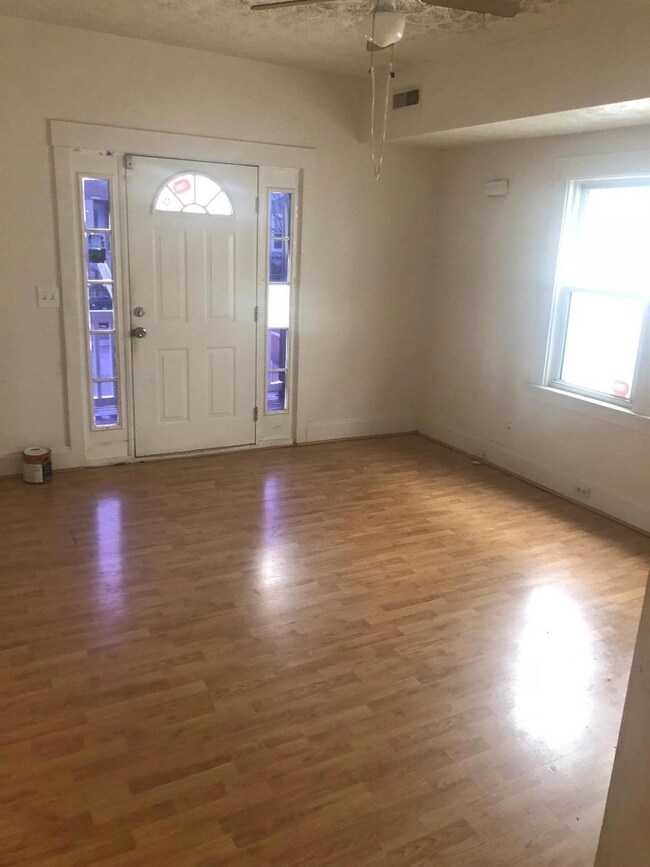 135 W 66th St, Cincinnati, OH 45216 - photo 3