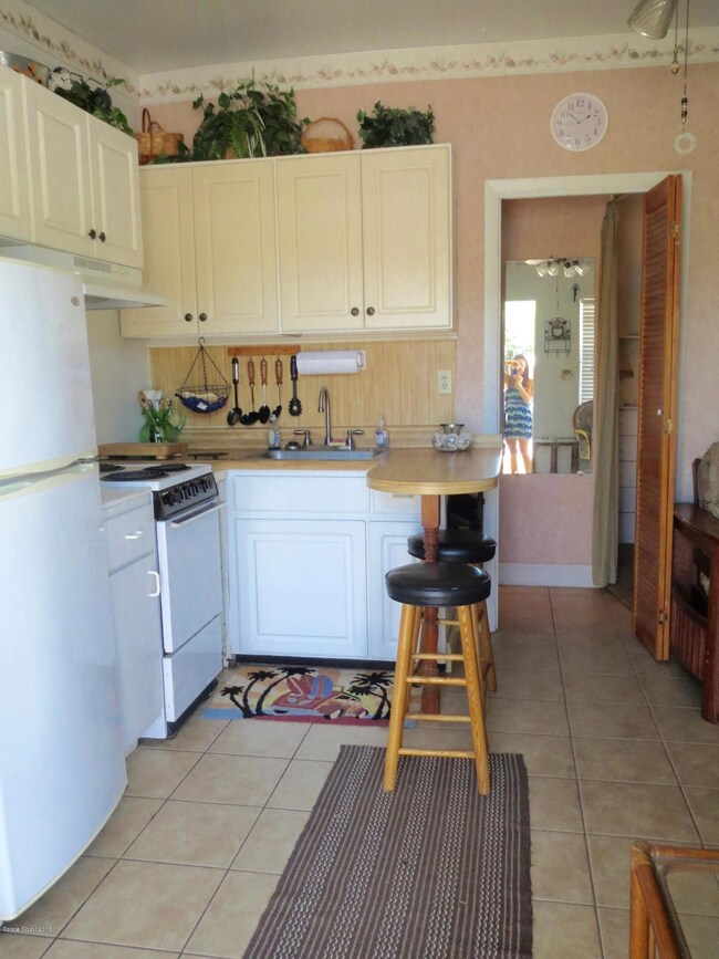 490 S Orlando Ave unit 12, Cocoa Beach, FL 32931 - photo 4