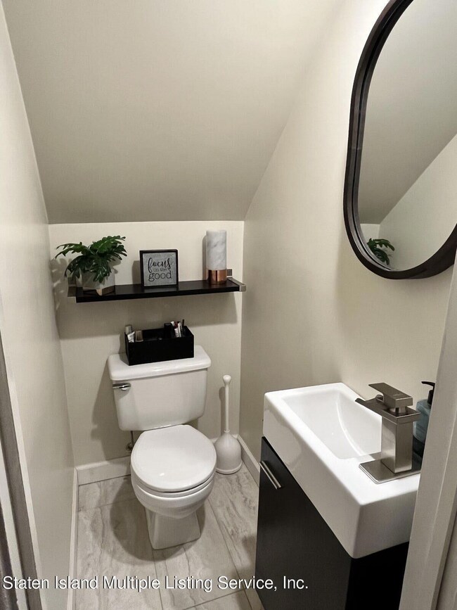 30 Croft Ct unit A, Staten Island, NY 10306 - photo 7