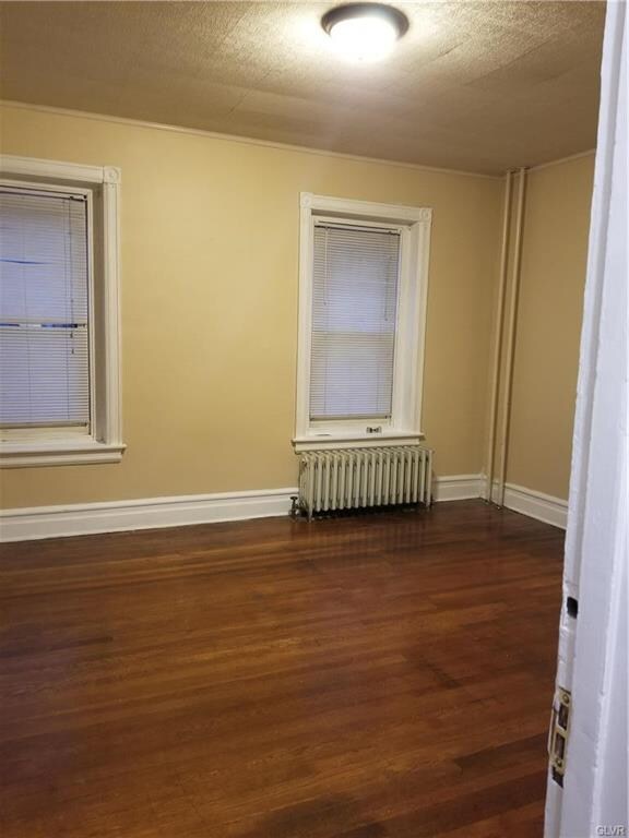 2nd Flr Front bedroom