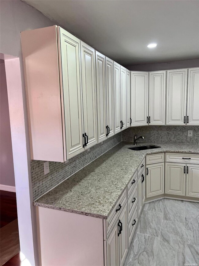 11 Jefferson Ave, Valley Stream, NY 11580 - photo 4