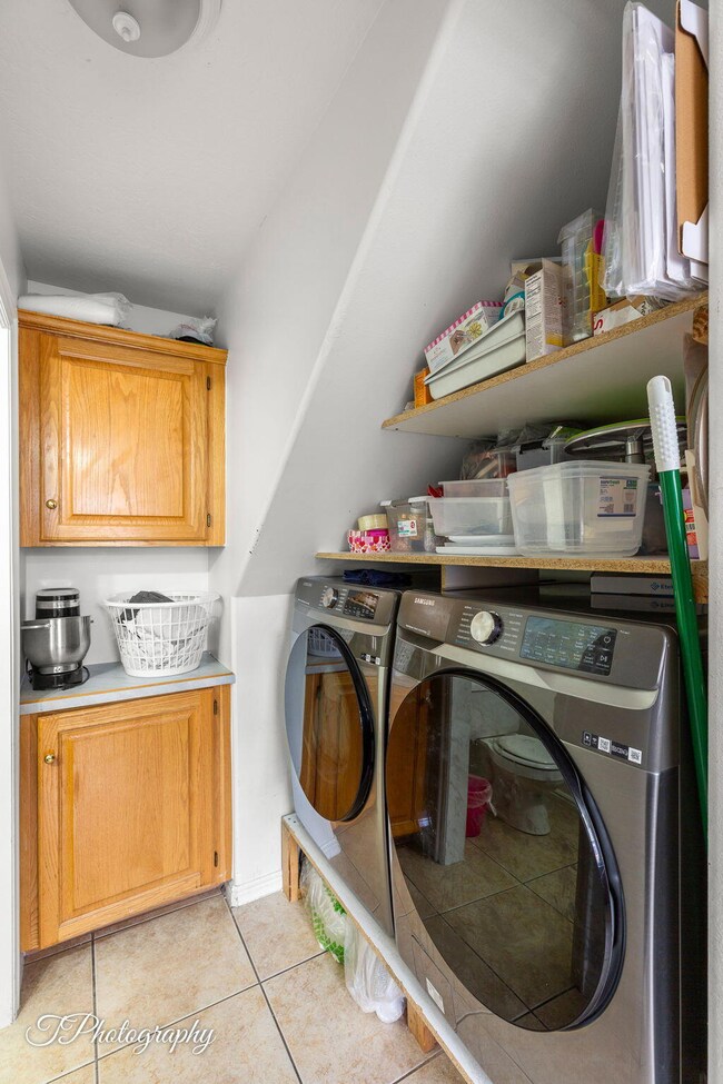 2-web-or-mls-1141 North 1570 West 32-4