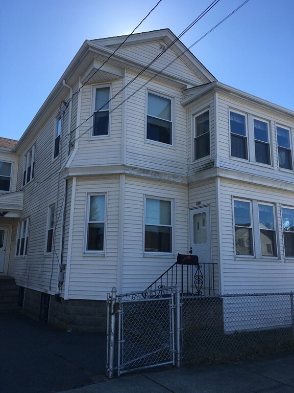 206 Lapham St unit 1, Fall River, MA 02721 - photo 2