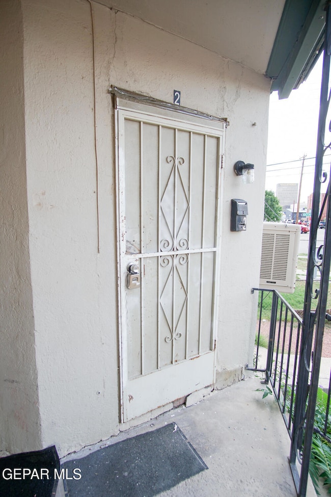 1104 Myrtle Ave unit 2, El Paso, TX 79901 - photo 2