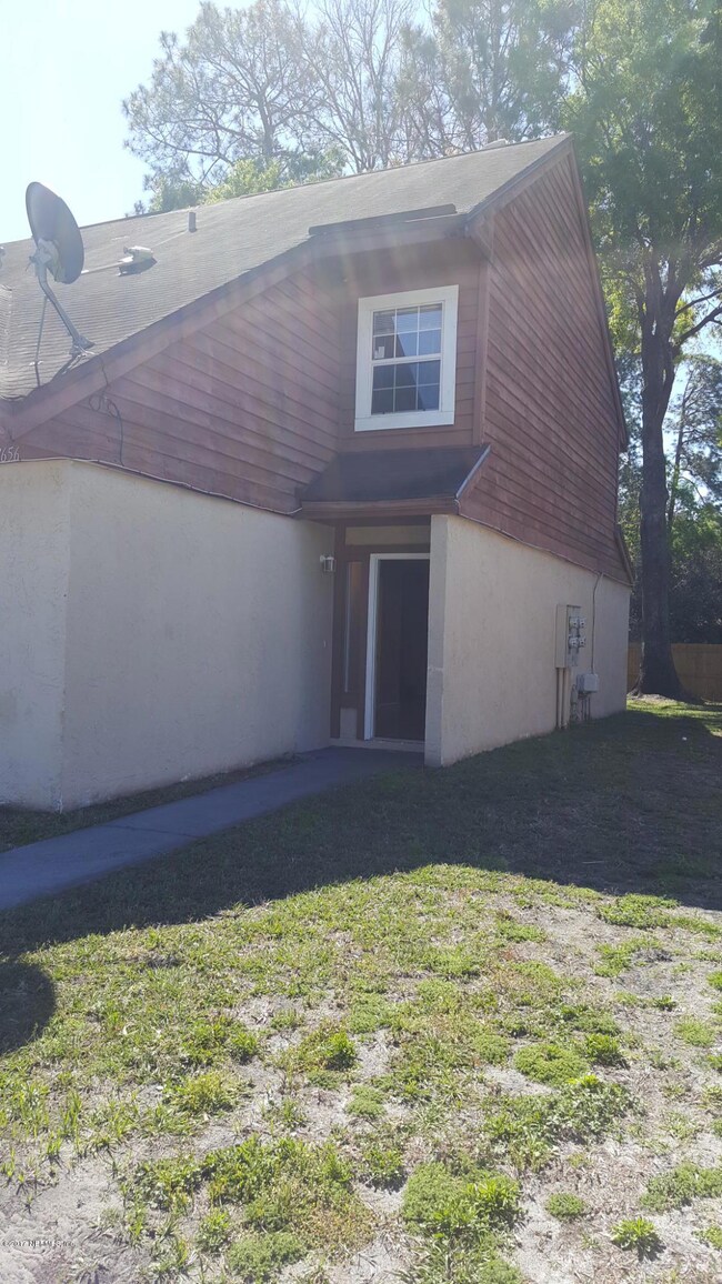 7656 Melissa Ct N, Jacksonville, FL 32210 - photo 3