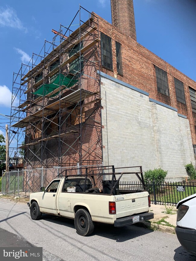 1720 Llewelyn Ave, Baltimore, MD 21213 - photo 2