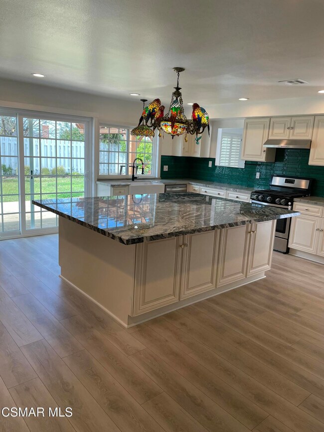 1031 Calle Ruiz, Thousand Oaks, CA 91360 - photo 3