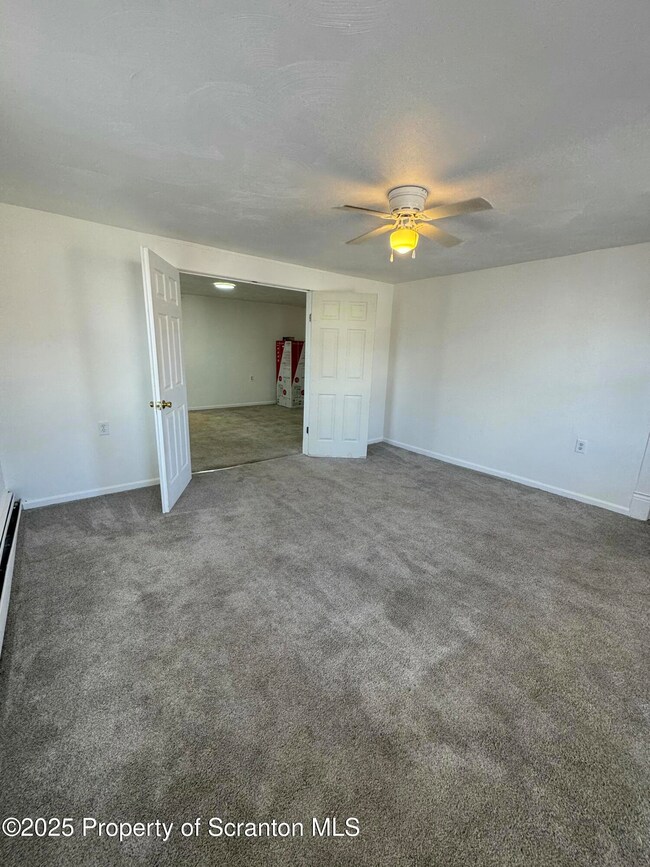1135 Lloyd St unit 2nd floor, Scranton, PA 18508 - photo 4