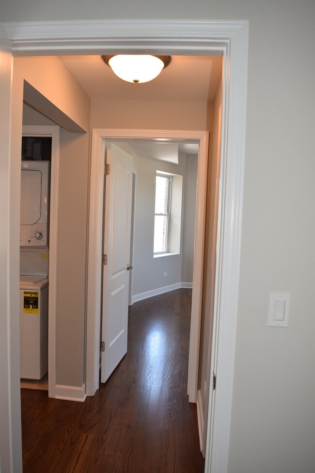 6120 N Washtenaw Ave unit 3, Chicago, IL 60659 - photo 7