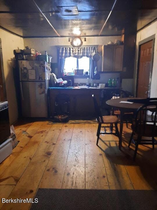 153 Onota St, Pittsfield, MA 01201 - photo 2