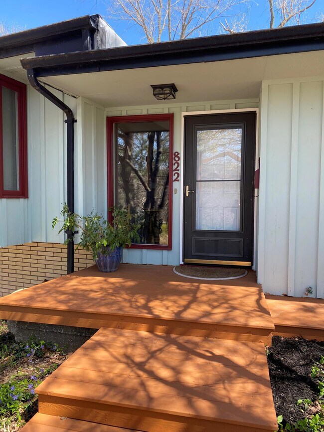 822 Edgewood