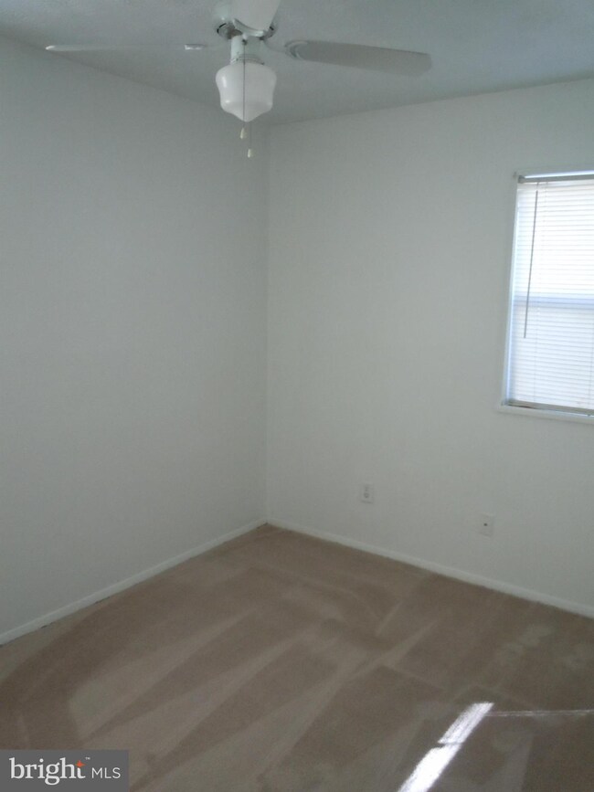 121 Courtney Dr, Manassas Park, VA 20111 - photo 3