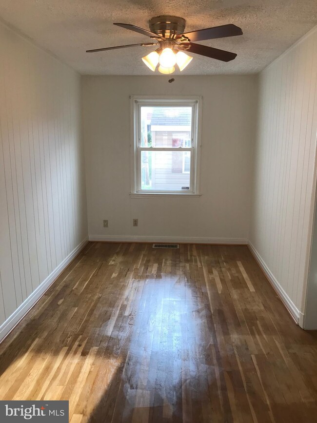 5514 Highridge St, Halethorpe, MD 21227 - photo 3