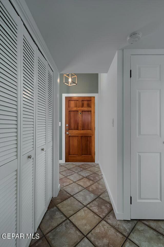 10488 Chinaberry Dr, El Paso, TX 79925 - photo 5