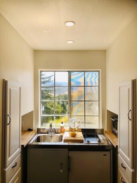 Kitchenette with a lovely view