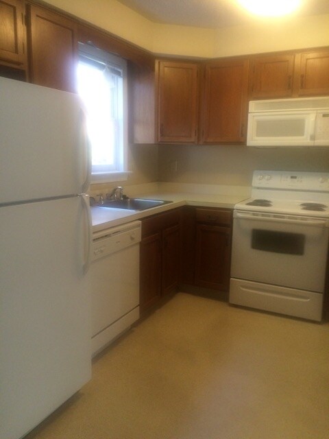 72 Cadogan Way unit 72, Nashua, NH 03062 - photo 2