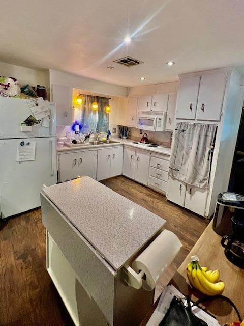 Cute kitchen.