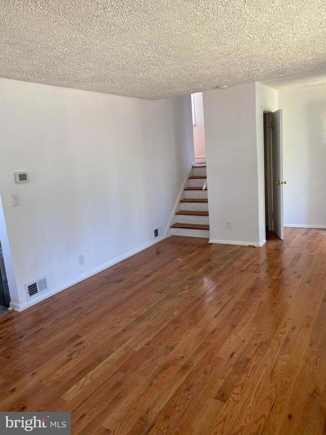 11 Tekening Way, Trenton, NJ 08690 - photo 5