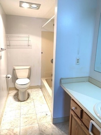 Captain Cove's Condominiums unit 514, Quincy, MA 02169 - photo 5