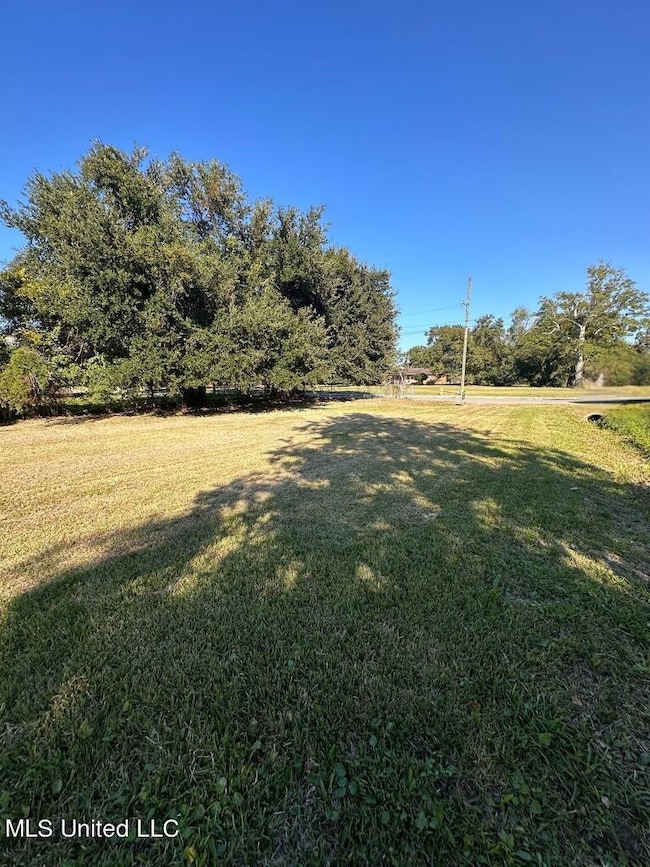 235 Holley St, Biloxi, MS 39530 - photo 3