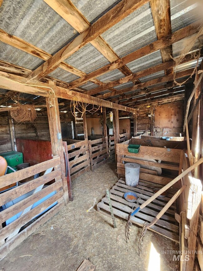 2712 13th Ave, Jamieson, OR 97909 - photo 5