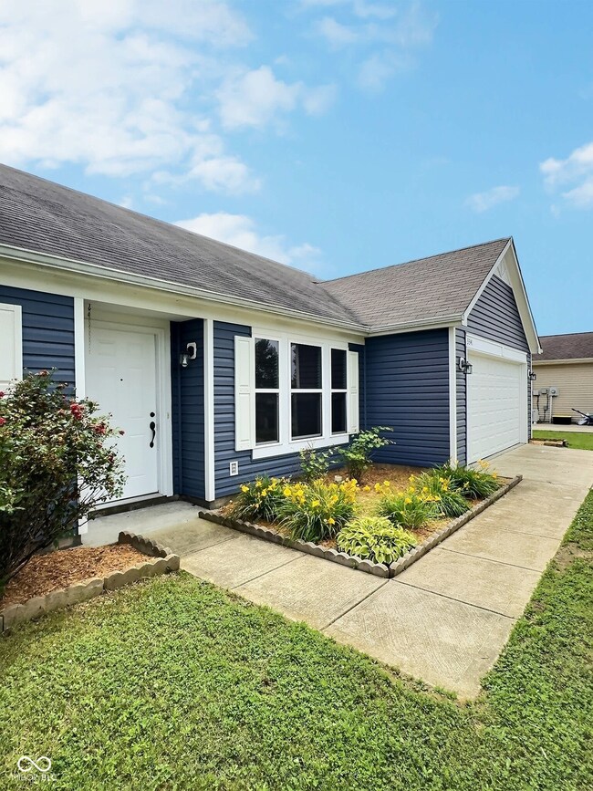 3341 Orchard Valley Dr, Columbus, IN 47203 - photo 2