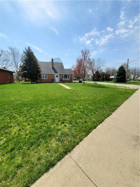 903 E Buchanan St, Plainfield, IN 46168 - photo 2