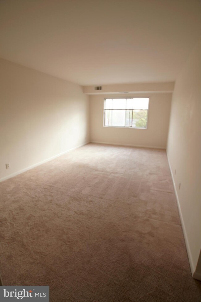 Columbia Towers Condominium unit 411, Silver Spring, MD 20904 - photo 7