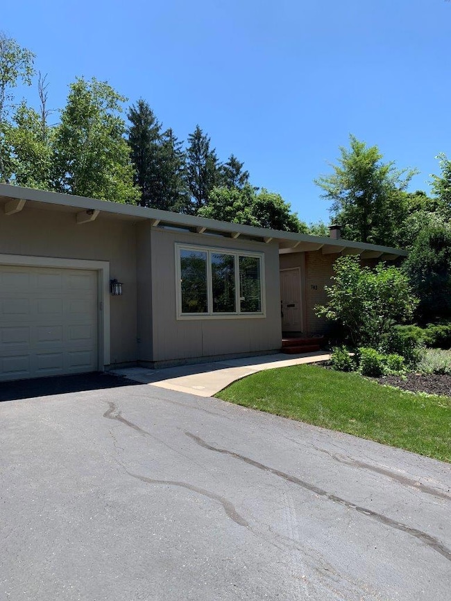 743 Dundee Ave, Barrington, IL 60010 - photo 2