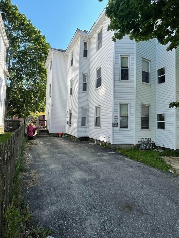 12 Ives St, Worcester, MA 01603 - photo 4