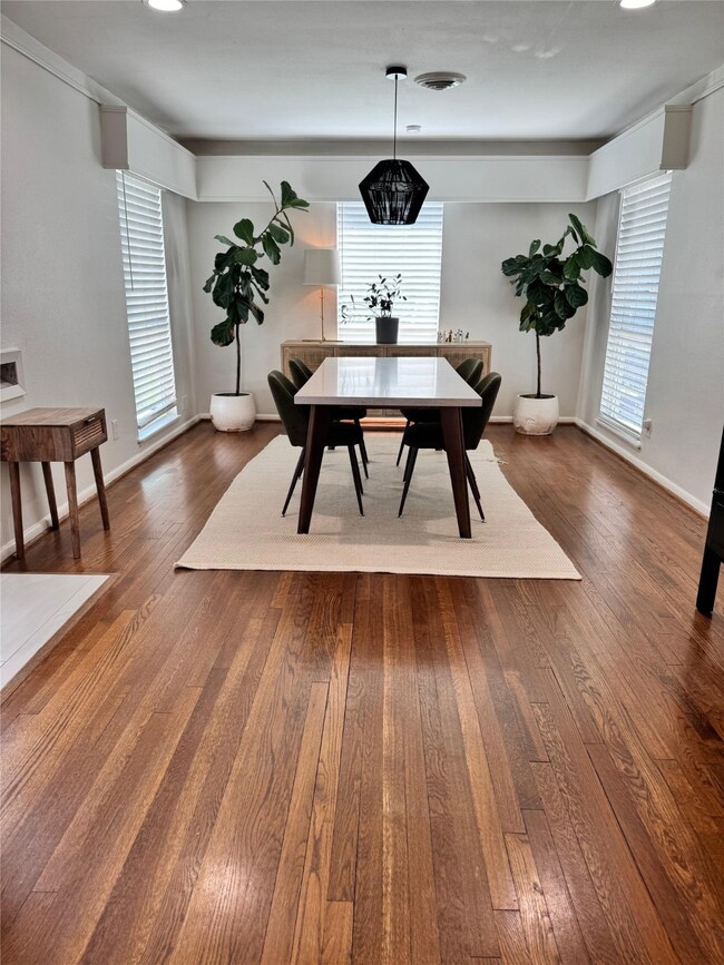 8538 Forum Dr, Houston, TX 77055 - photo 3