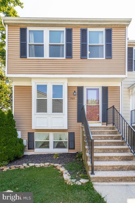 7523 Summer Blossom Ln, Columbia, MD 21046 - photo 2