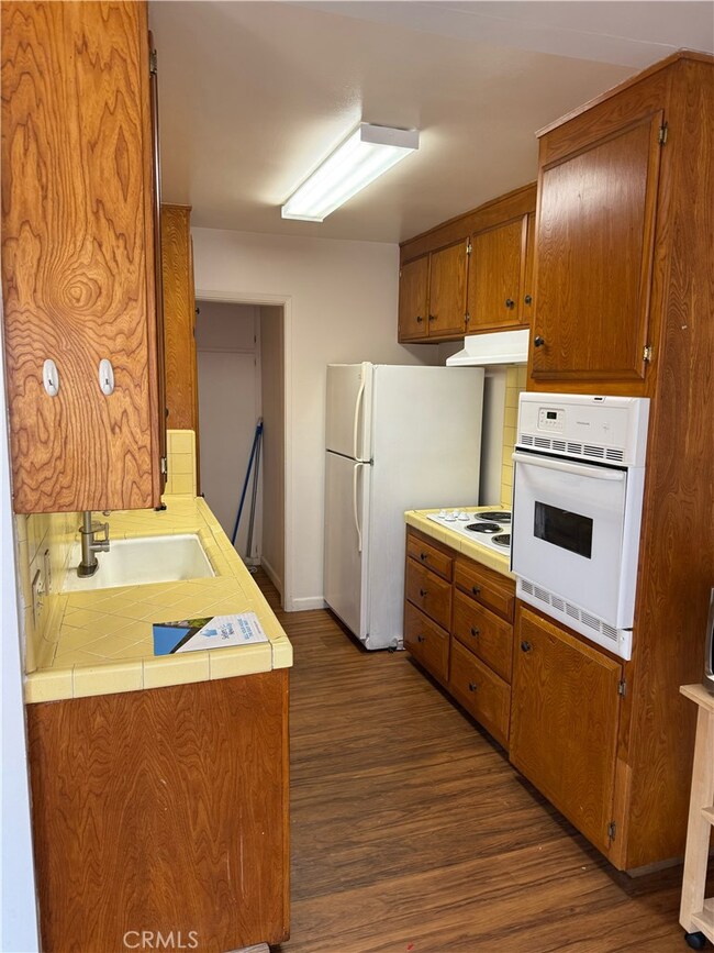 527 Cedar Ave unit 2M, Long Beach, CA 90802 - photo 2