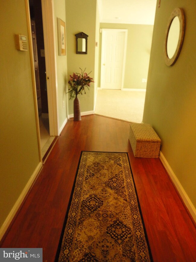 103 Timberbrook Ln unit 202, Gaithersburg, MD 20878 - photo 4