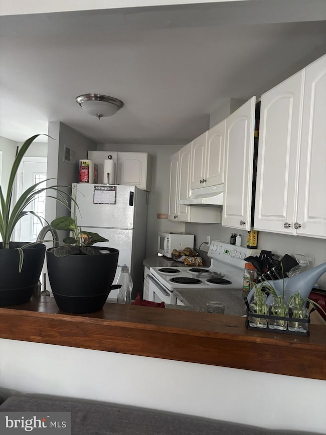 11186 Silentwood Ln, Reston, VA 20191 - photo 5