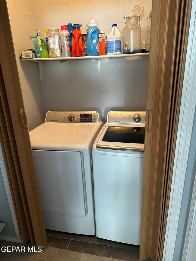 400 Valle Pintoresco Dr, El Paso, TX 79927 - photo 2