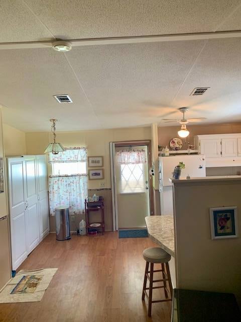 6127 Presidential Cir, Zephyrhills, FL 33540 - photo 4