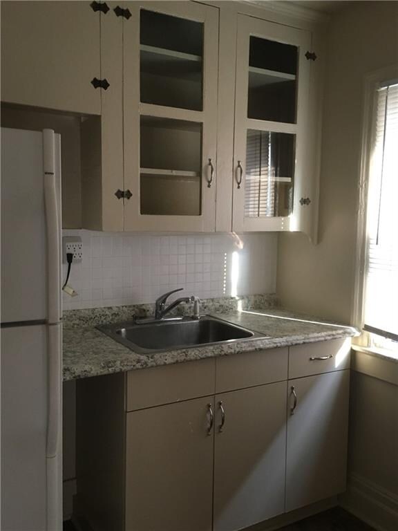 Apt 4 (62 Up) Kitchen