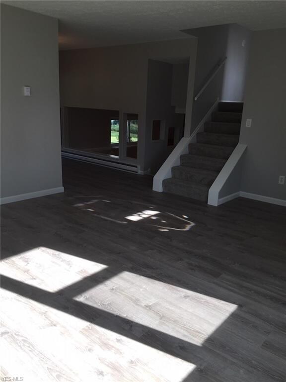 647 Hollywood Ave, Sheffield Lake, OH 44054 - photo 6