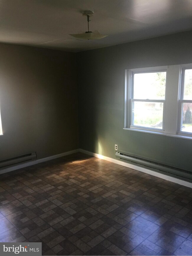 87 S Kossuth St, Baltimore, MD 21229 - photo 7