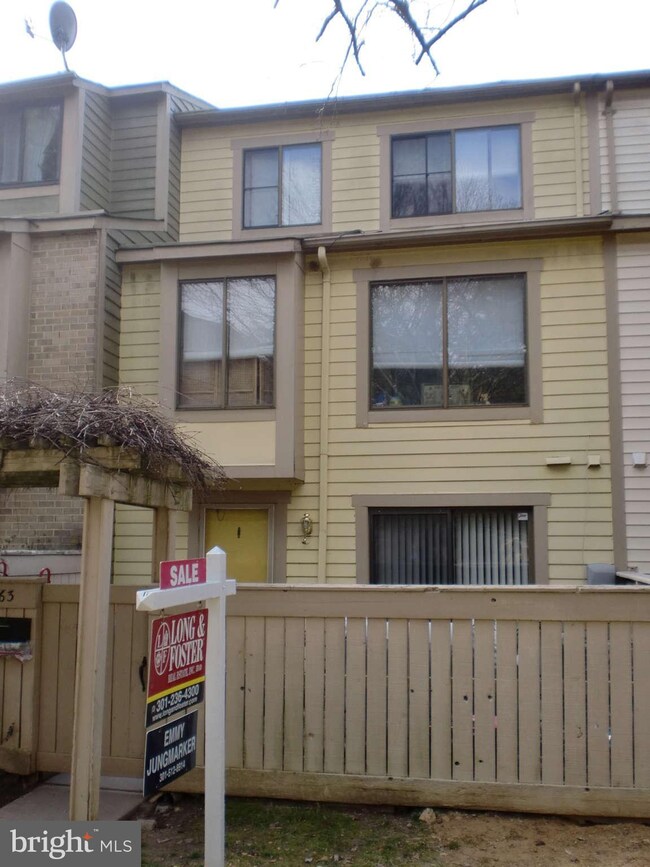 9263 Chadburn Place, Montgomery Village, MD 20886 - photo 2