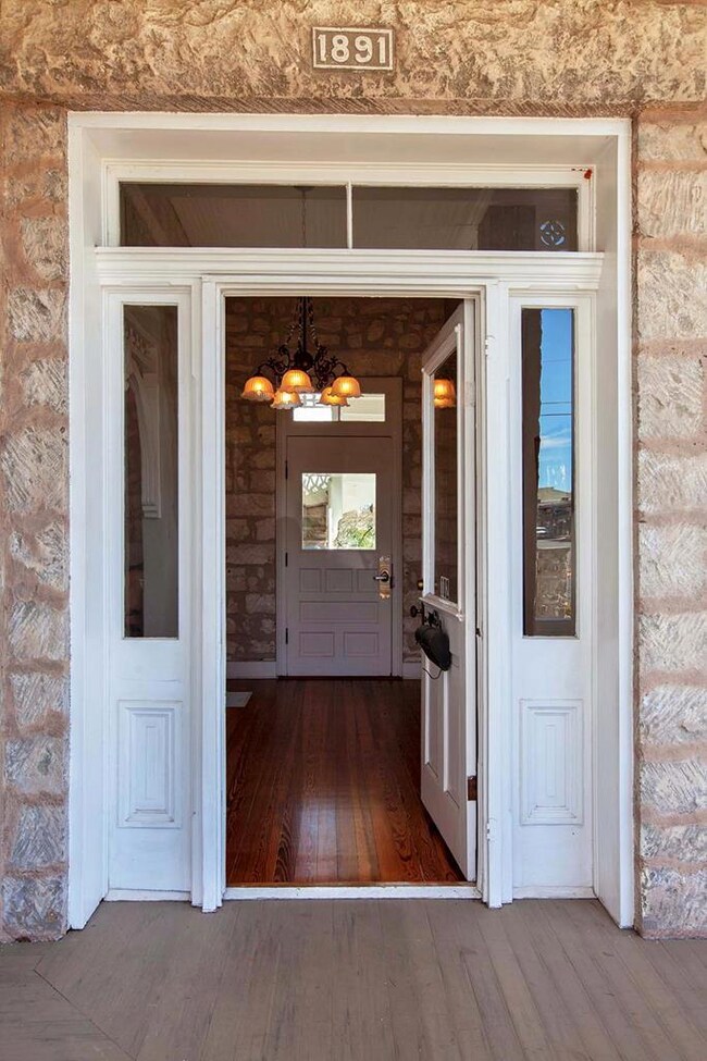 102 W Austin St, Fredericksburg, TX 78624 - photo 5