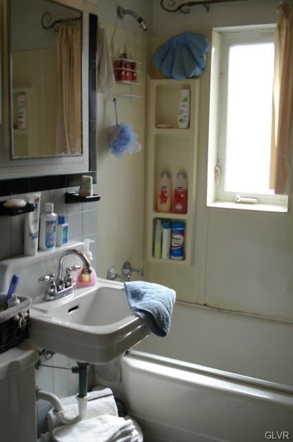 1430 Catasauqua Rd unit 2, Bethlehem, PA 18017 - photo 6