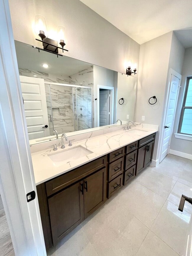 803 Thornton Rd unit B, Houston, TX 77018 - photo 5