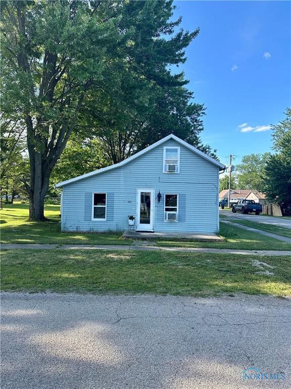 302 W Rings St, West Unity, OH 43570 - photo 2