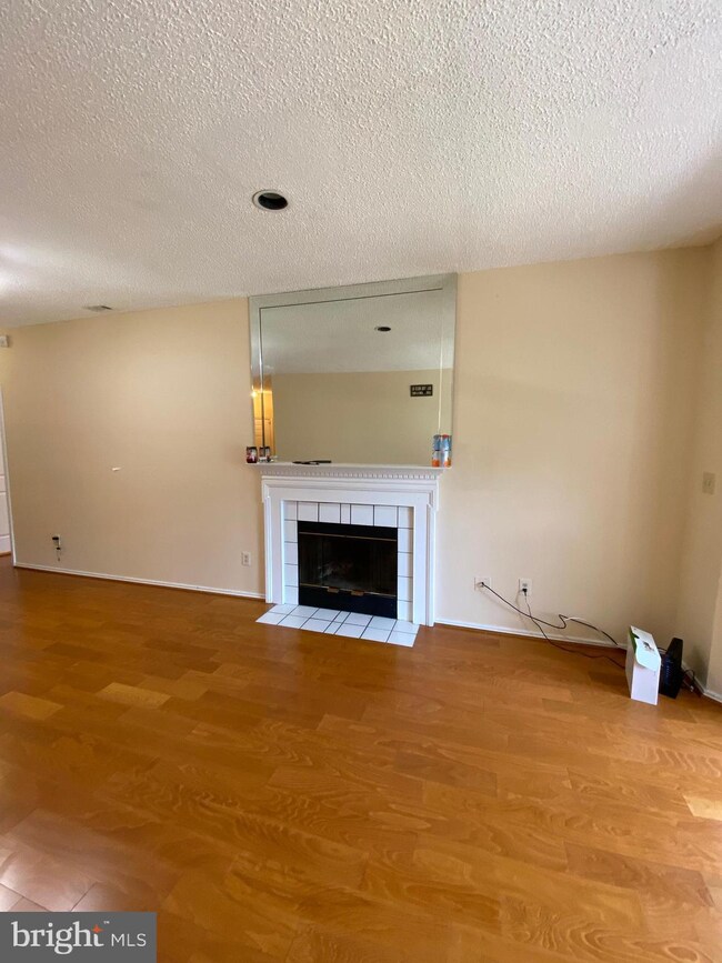 13085 Autumn Woods Way unit 101, Fairfax, VA 22033 - photo 7